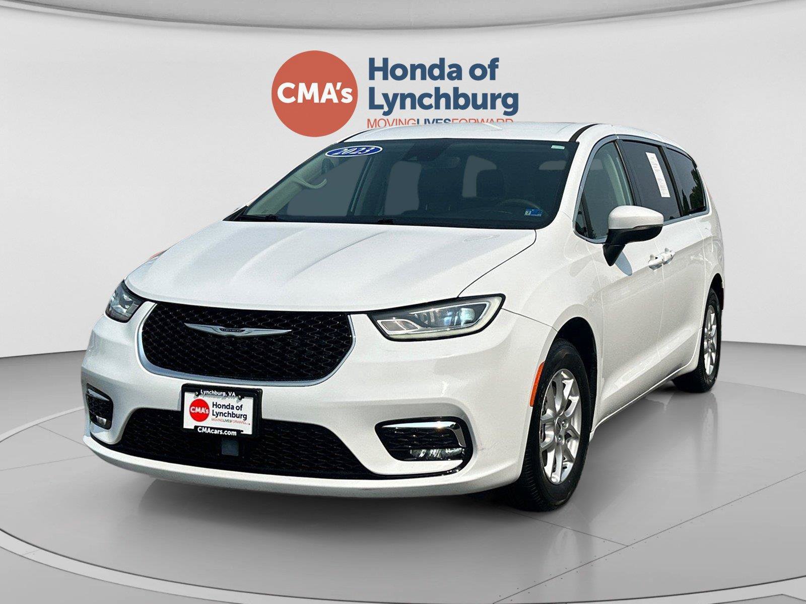 Used 2023 Chrysler Pacifica Touring-L FWD image 1