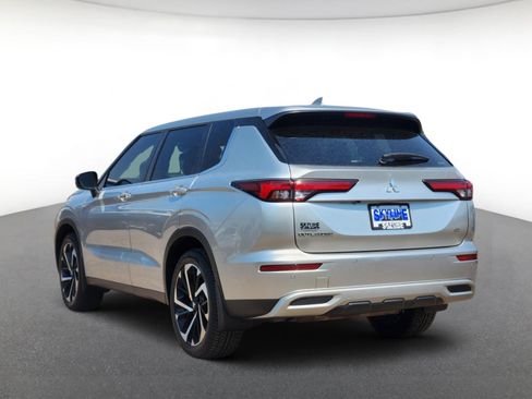 Used 2023 Mitsubishi Outlander SE AWD/4WD image 4