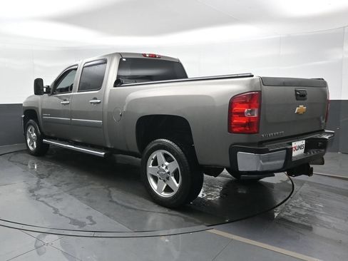 Used 2013 Chevrolet Silverado 2500 LT w/ Custom Sport Truck Package RWD image 44