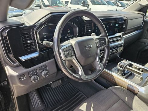 Used 2022 Chevrolet Silverado 1500 LT Trail Boss image 4