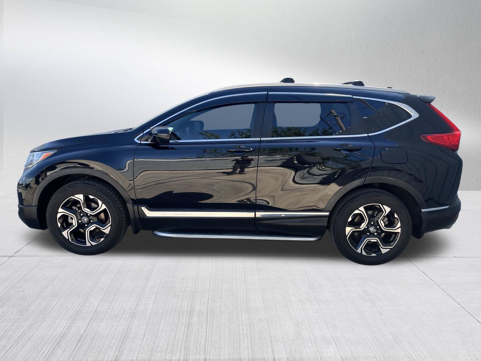 Used 2018 Honda CR-V Touring image 4