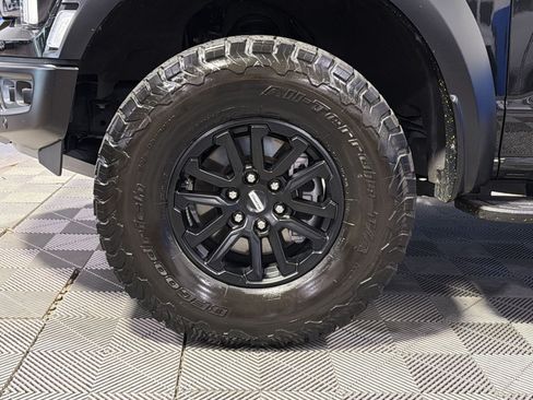Used 2025 Ford F150 Raptor AWD/4WD image 16