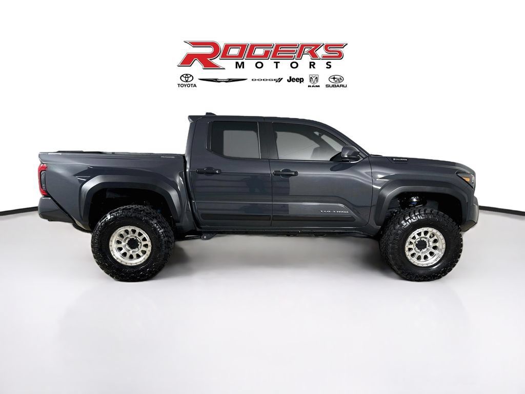 Certified 2025 Toyota Tacoma TRD Off-Road AWD/4WD image 14