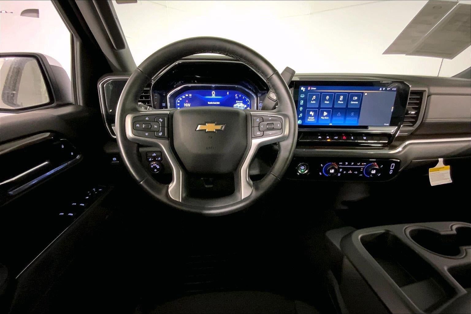 Used 2024 Chevrolet Silverado 1500 LT AWD/4WD image 5