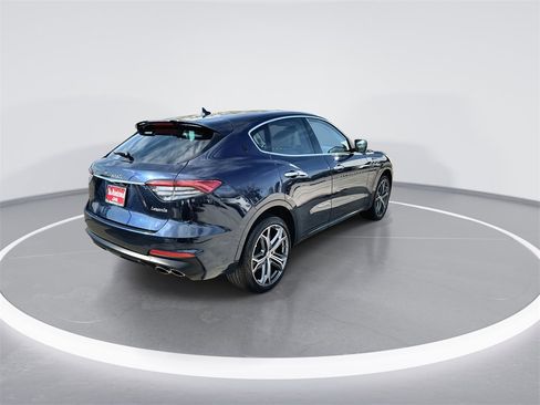 Used 2023 Maserati Levante Modena image 8
