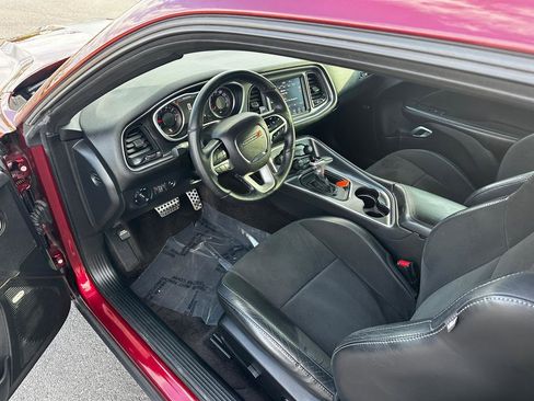 Used 2018 Dodge Challenger GT w/ Technology Group AWD/4WD image 9