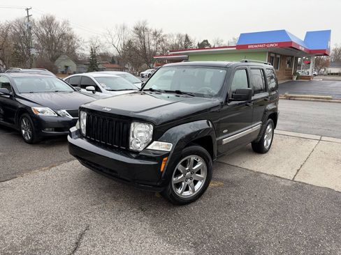 Used 2012 Jeep Liberty Sport image 2