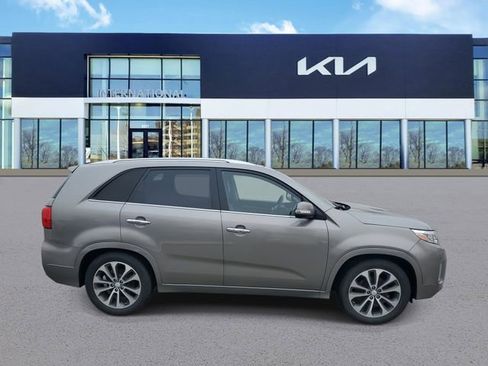 Used 2014 Kia Sorento SX w/ 3rd Row Package image 3