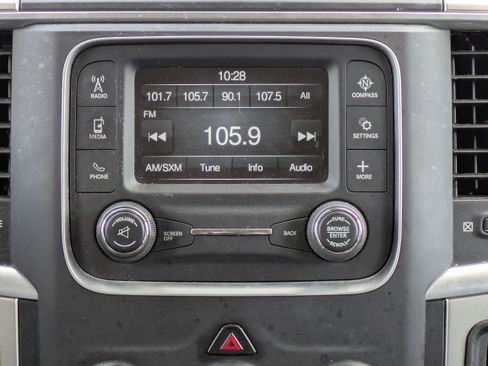 Used 2017 RAM 1500 Classic SLT AWD/4WD image 18