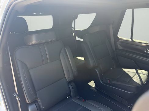 Used 2021 Chevrolet Tahoe RST w/ Luxury Package AWD/4WD image 18