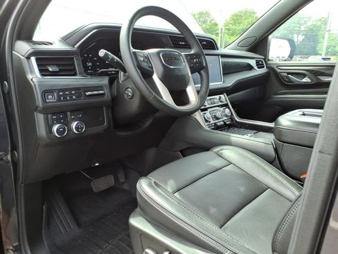 Used 2024 GMC Yukon XL Denali AWD/4WD image 13