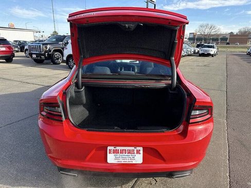 Used 2017 Dodge Charger SE image 18