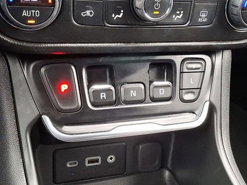 Used 2019 GMC Terrain SLE w/ Driver Convenience Package image 15