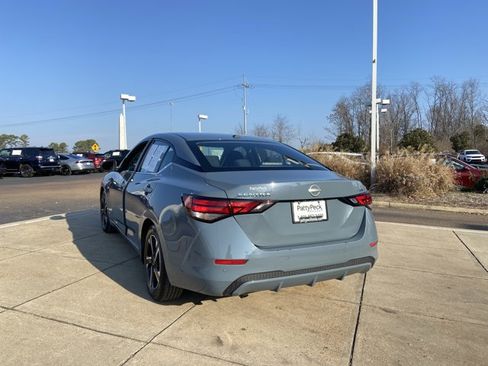 Used 2024 Nissan Sentra SV image 8