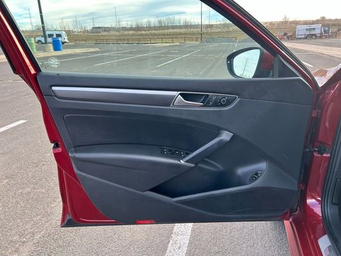 Used 2016 Volkswagen Passat 1.8T R-Line image 13