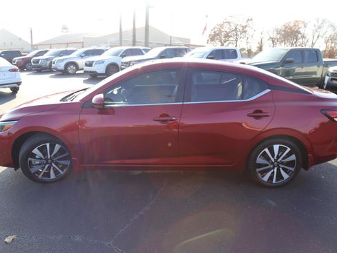 Used 2025 Nissan Sentra SV w/ SV Premium Package image 3