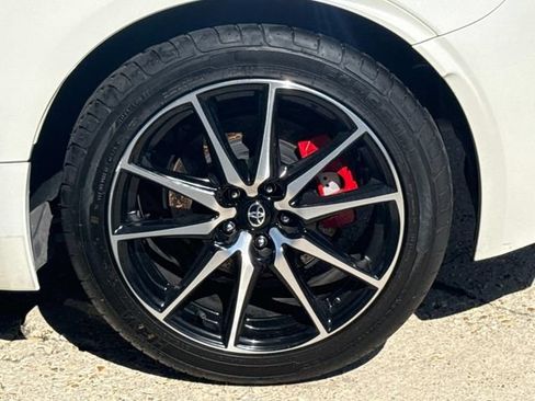 Used 2023 Toyota GR86 RWD image 5