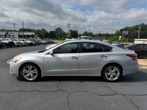 Used 2015 Nissan Altima 3.5 SL FWD image 4