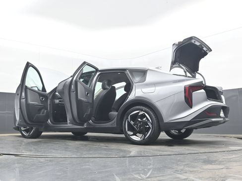 Used 2025 Kia K4 EX FWD image 38