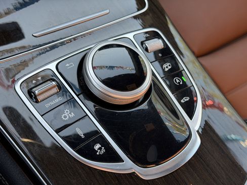 Used 2019 Mercedes-Benz GLC 43 AMG 4MATIC w/ Parking Assistance Package image 33