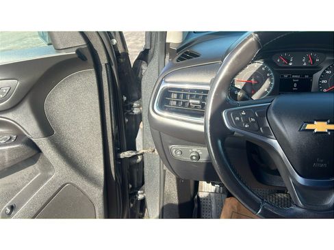Used 2018 Chevrolet Equinox LT FWD image 29