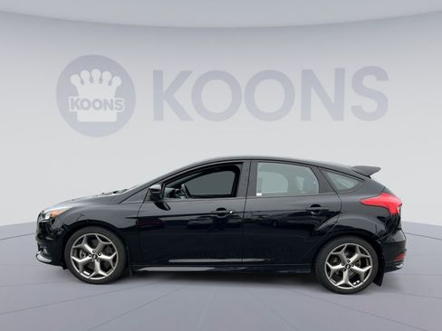 Used 2018 Ford Focus ST FWD image 13