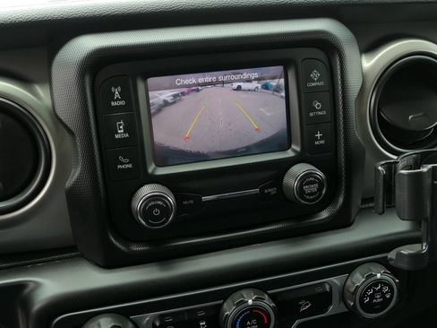 Used 2021 Jeep Wrangler Unlimited Sport AWD/4WD image 19