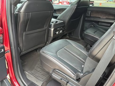 Used 2018 Ford Expedition Limited w/ Equipment Group 301A AWD/4WD image 37