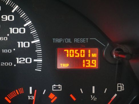 Used 2001 Chevrolet Camaro LT RWD image 9
