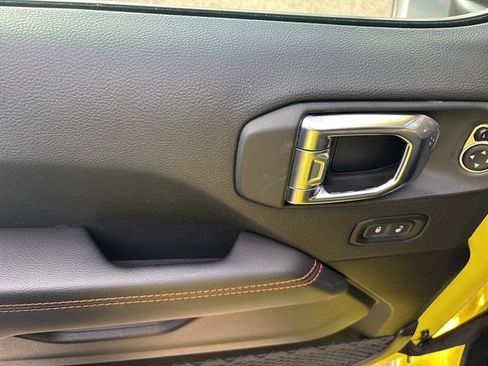 Used 2023 Jeep Gladiator Mojave w/ Cold Weather Group image 14