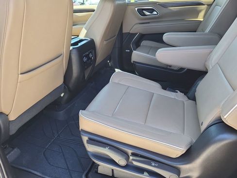 Used 2024 Chevrolet Suburban Premier image 24