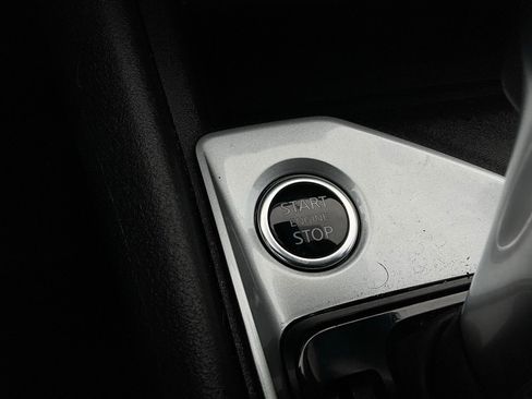 Used 2025 Nissan Altima 2.5 SV image 24