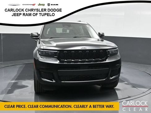 Used 2023 Jeep Grand Cherokee L Laredo RWD image 7