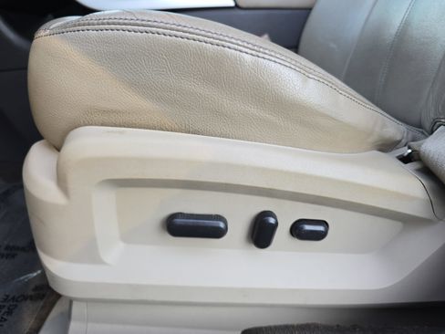 Used 2013 Ford Edge SEL image 28