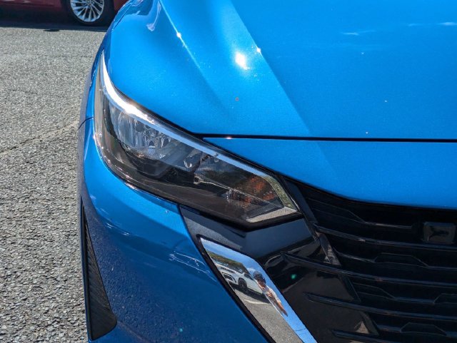 Used 2025 Nissan Sentra SV FWD image 11