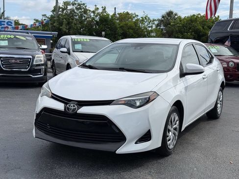 Used 2018 Toyota Corolla LE FWD image 1