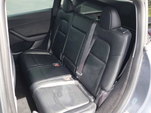 Used 2023 Tesla Model Y Long Range image 3