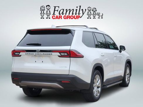 New 2026 Toyota Grand Highlander FWD image 4