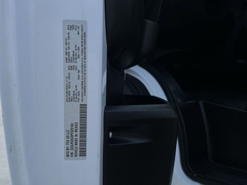 Used 2023 RAM ProMaster 2500 FWD image 34