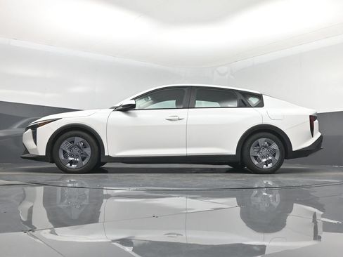 Certified 2025 Kia K4 FWD image 15
