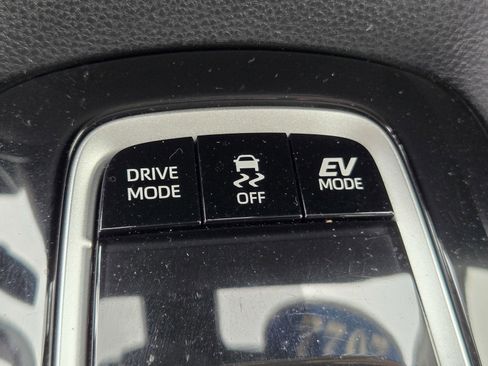 Used 2022 Toyota Corolla LE image 21