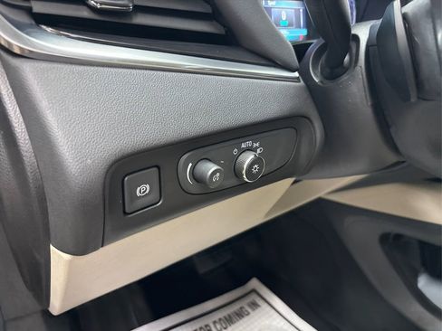 Used 2019 Buick Enclave Essence image 37