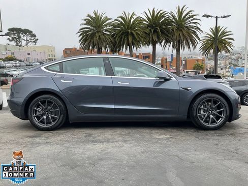 Used 2018 Tesla Model 3 Long Range RWD image 3