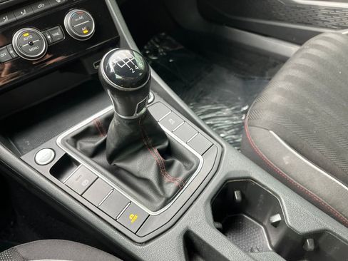 Used 2019 Volkswagen Jetta GLI image 15