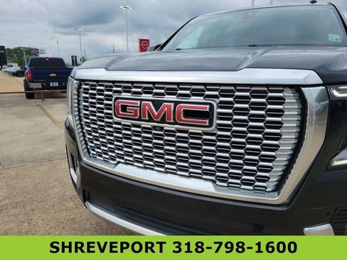 Used 2021 GMC Yukon XL Denali w/ Denali Premium Package AWD/4WD image 32