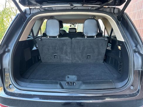 Used 2024 Lincoln Aviator AWD image 33