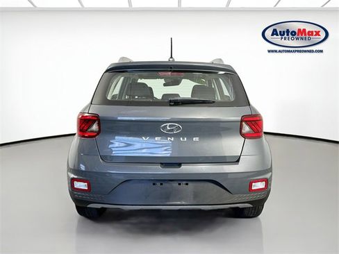 Used 2023 Hyundai Venue SEL image 8
