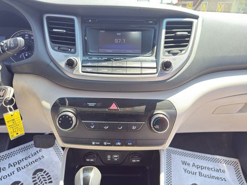 Used 2016 Hyundai Tucson SE w/ Option Group 02 AWD/4WD image 23