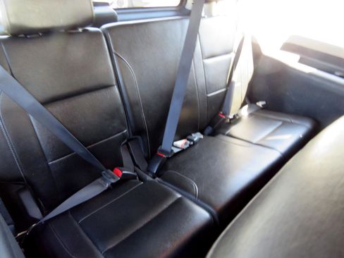 Used 2011 Nissan Armada Platinum image 33