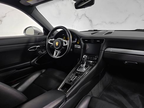 Used 2019 Porsche 911 Carrera RWD image 15